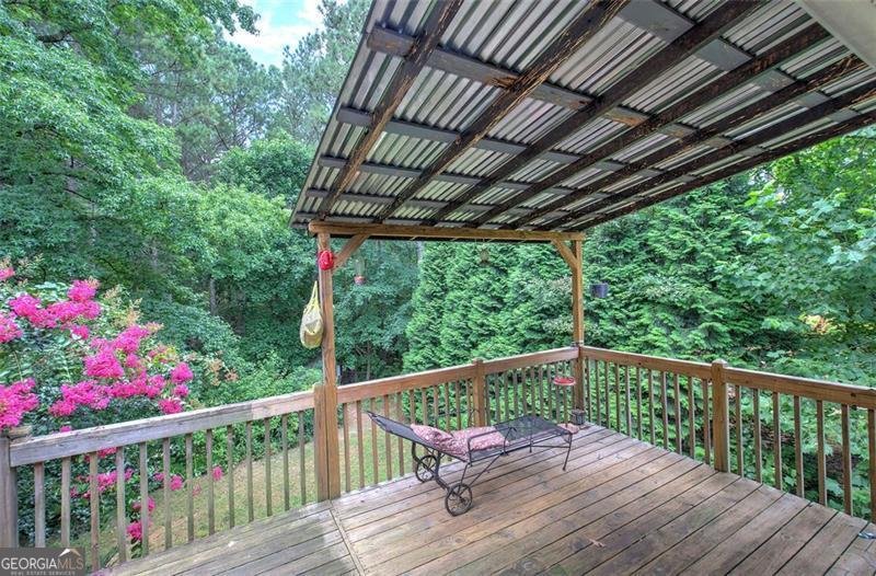 95 GREATWOOD Drive White - 29