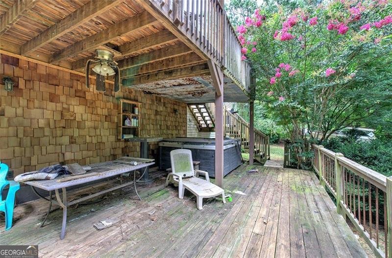 95 GREATWOOD Drive White - 32