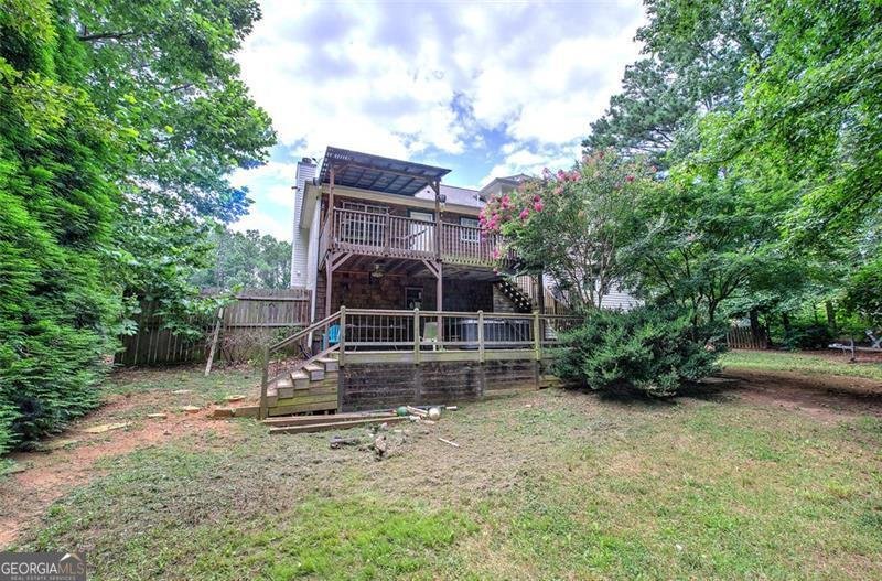 95 GREATWOOD Drive White - 36