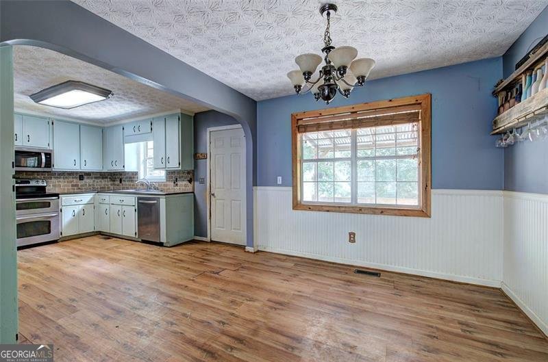 95 GREATWOOD Drive White - 5