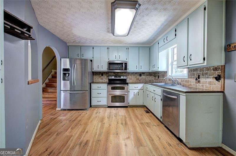 95 GREATWOOD Drive White - 7