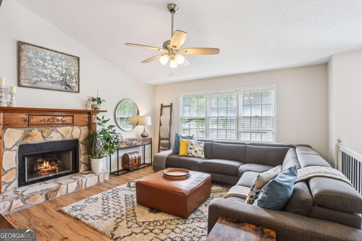 77 Summer Glen Place Dallas - 3
