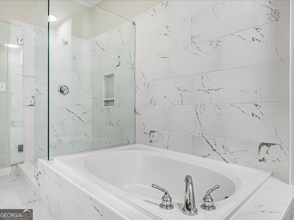 710 Cosmopolitan Drive Atlanta - 23