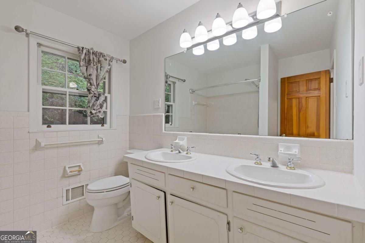 3220 Clearview Drive Marietta - 17