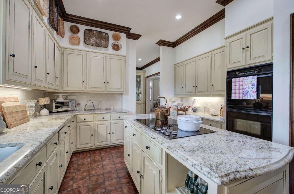 11 Forest Hill Drive Cartersville - 37