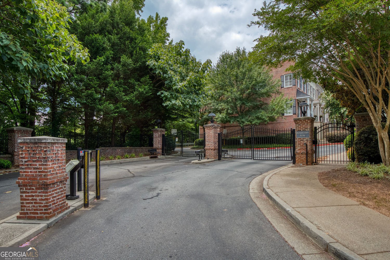 956 Persimmon Point Sandy Springs - 30