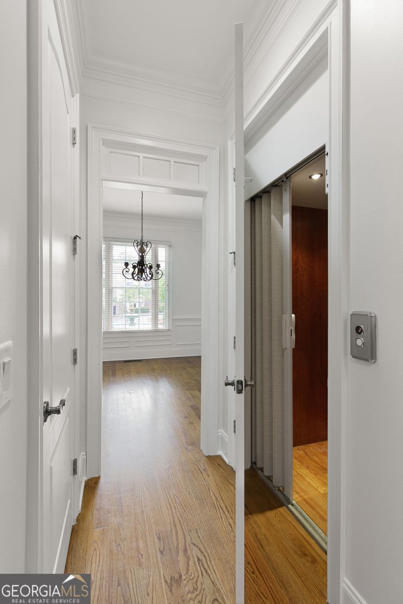 956 Persimmon Point Sandy Springs - 8