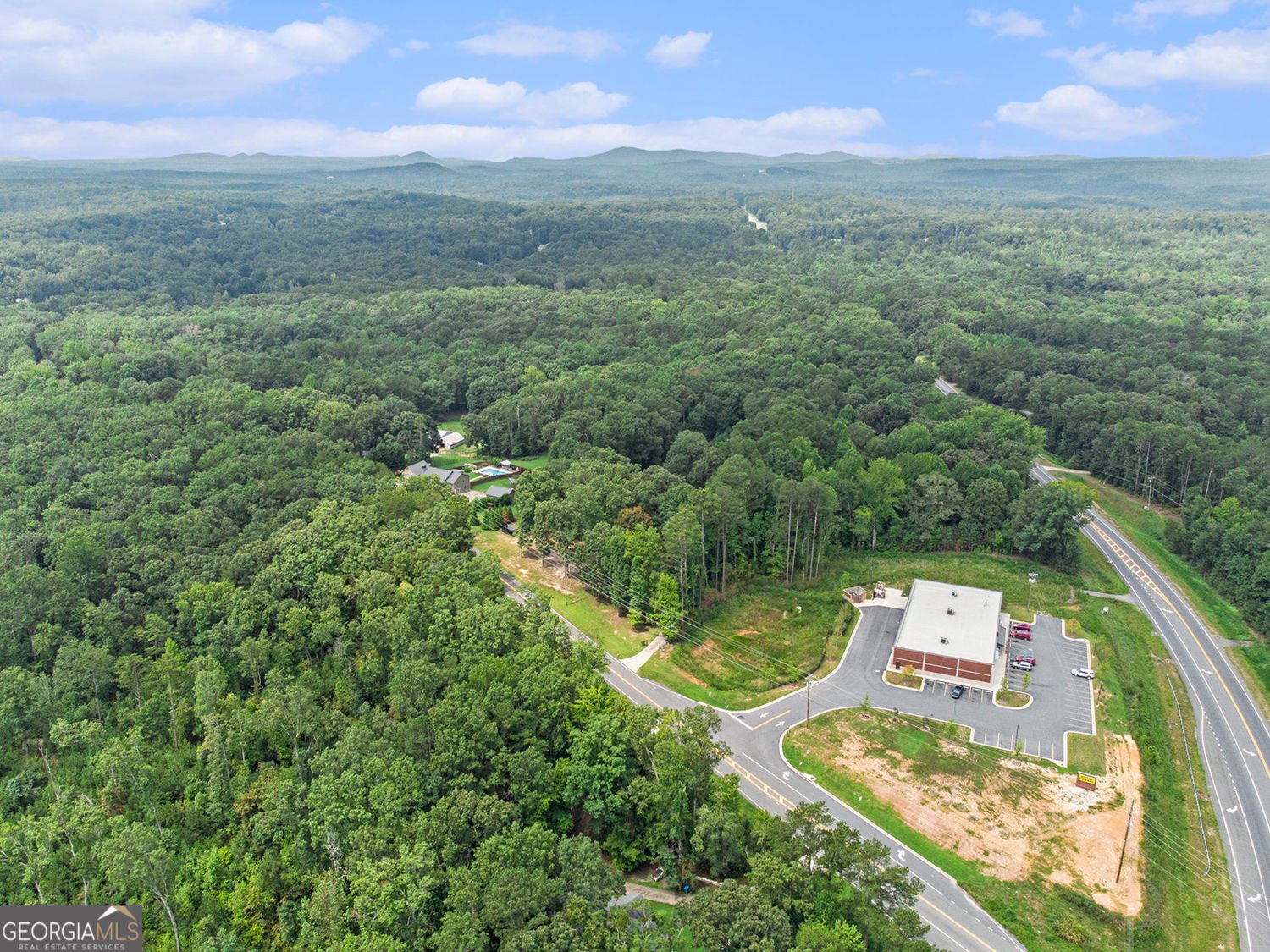 2841 Upper Sweetwater Trail White - 43