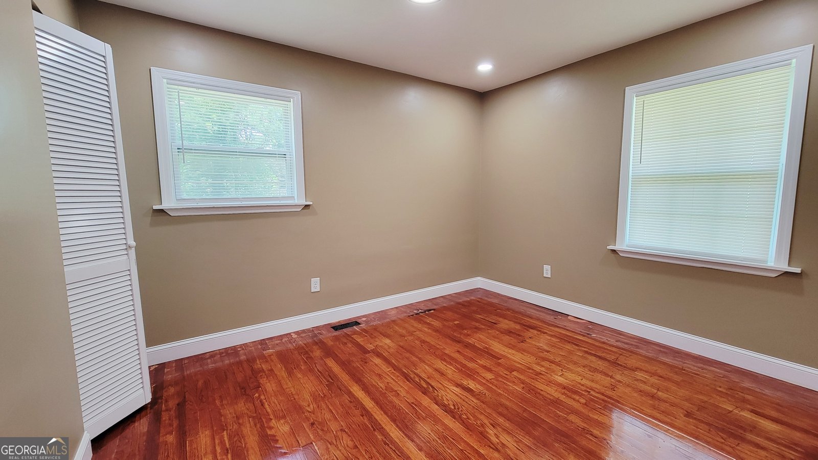 4491 Glade Road Forest Park - 19