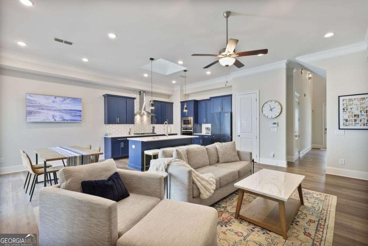 690 Stickley Oak Way Woodstock - 3