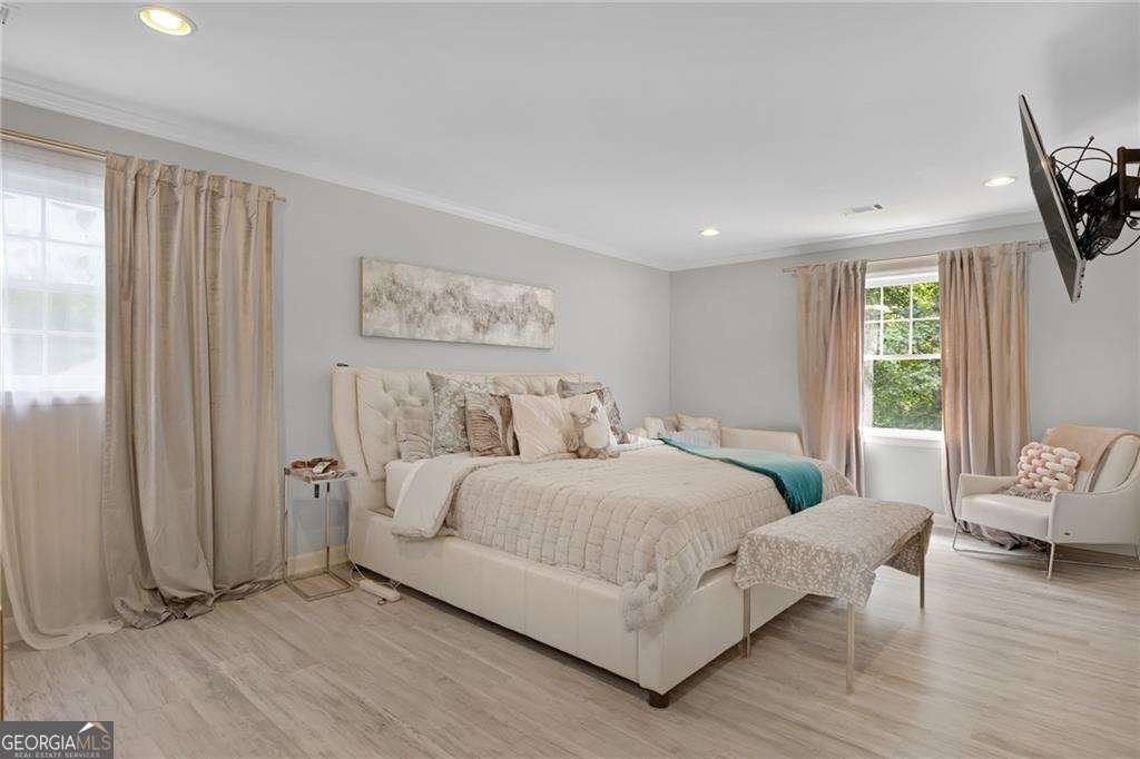 2660 Spalding Drive Atlanta - 19
