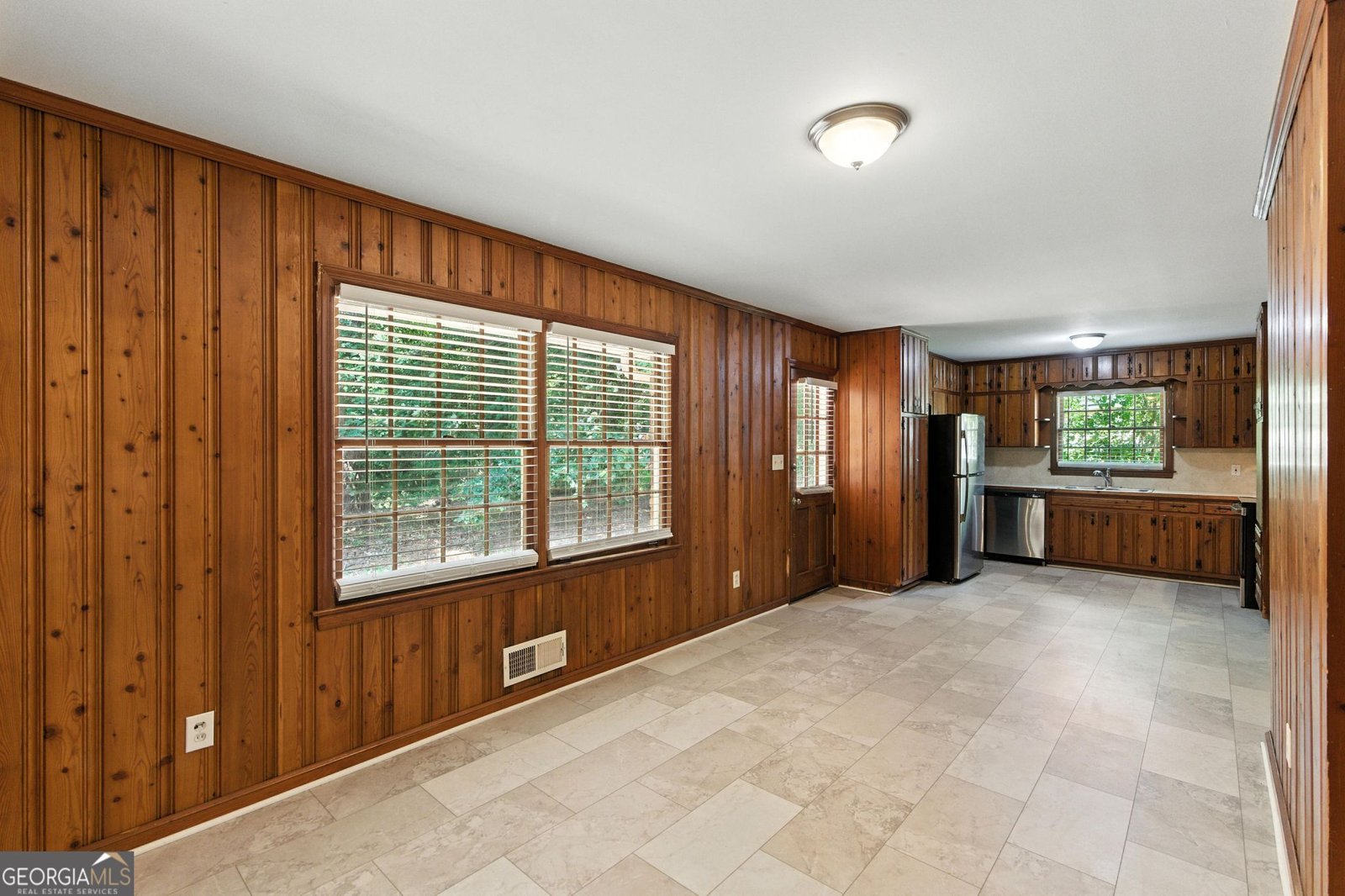 2511 Meadow Lark Drive East Point - 23