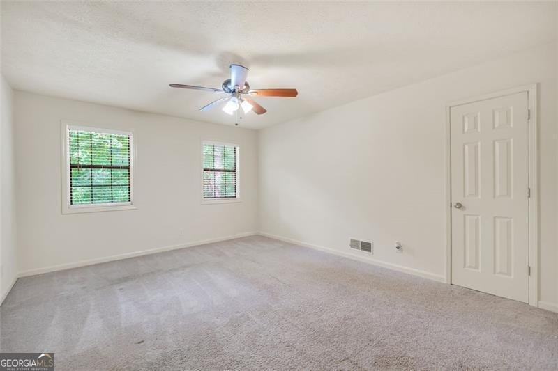 50 OAK LEAF Drive Stockbridge - 24