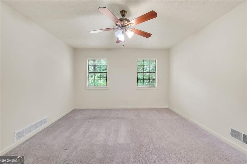50 OAK LEAF Drive Stockbridge - 25