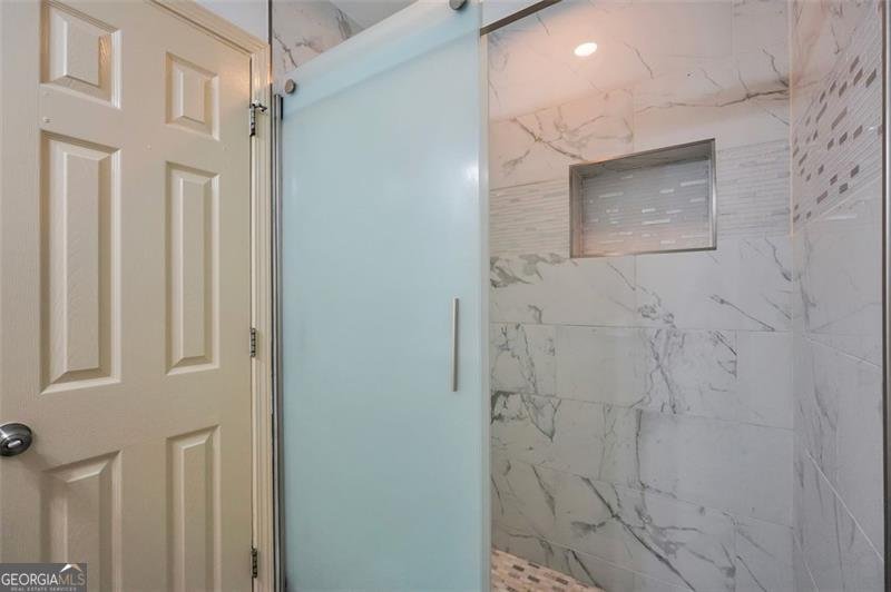 50 OAK LEAF Drive Stockbridge - 32