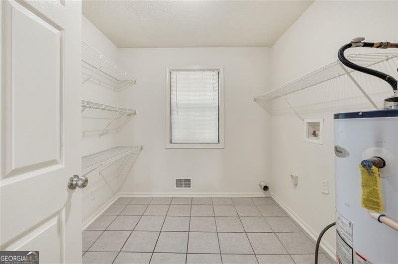 50 OAK LEAF Drive Stockbridge - 37
