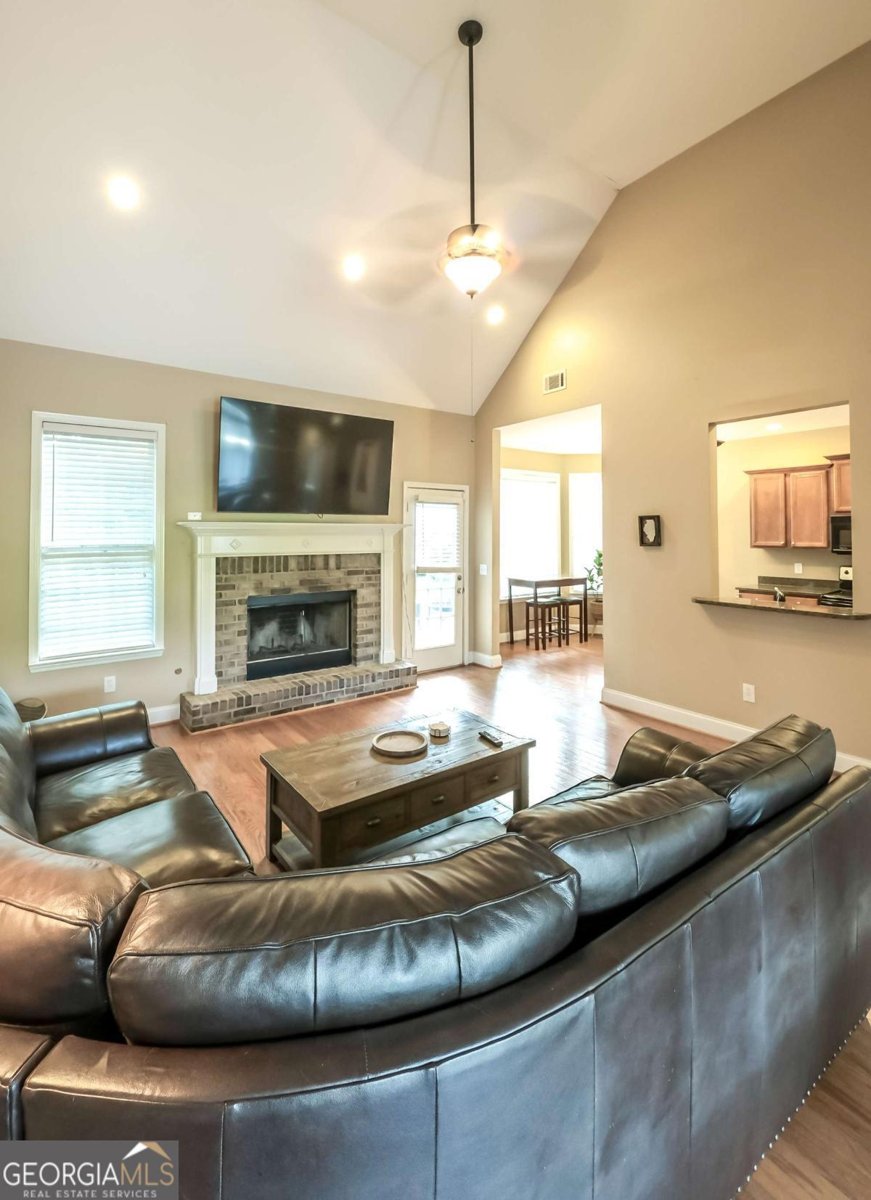 738 Cherokee Rose Bremen - 11