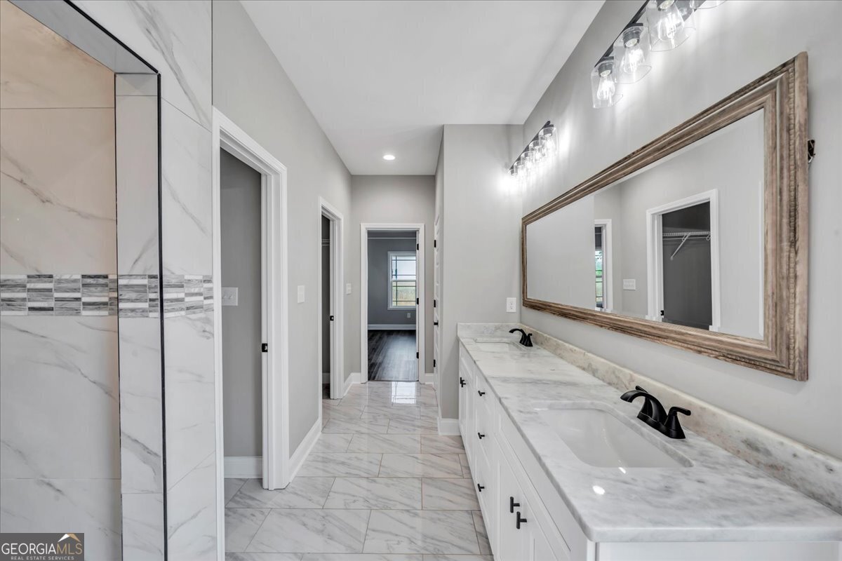 208 Eric Court Byron - Photo 39