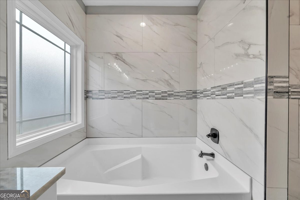 208 Eric Court Byron - Photo 41