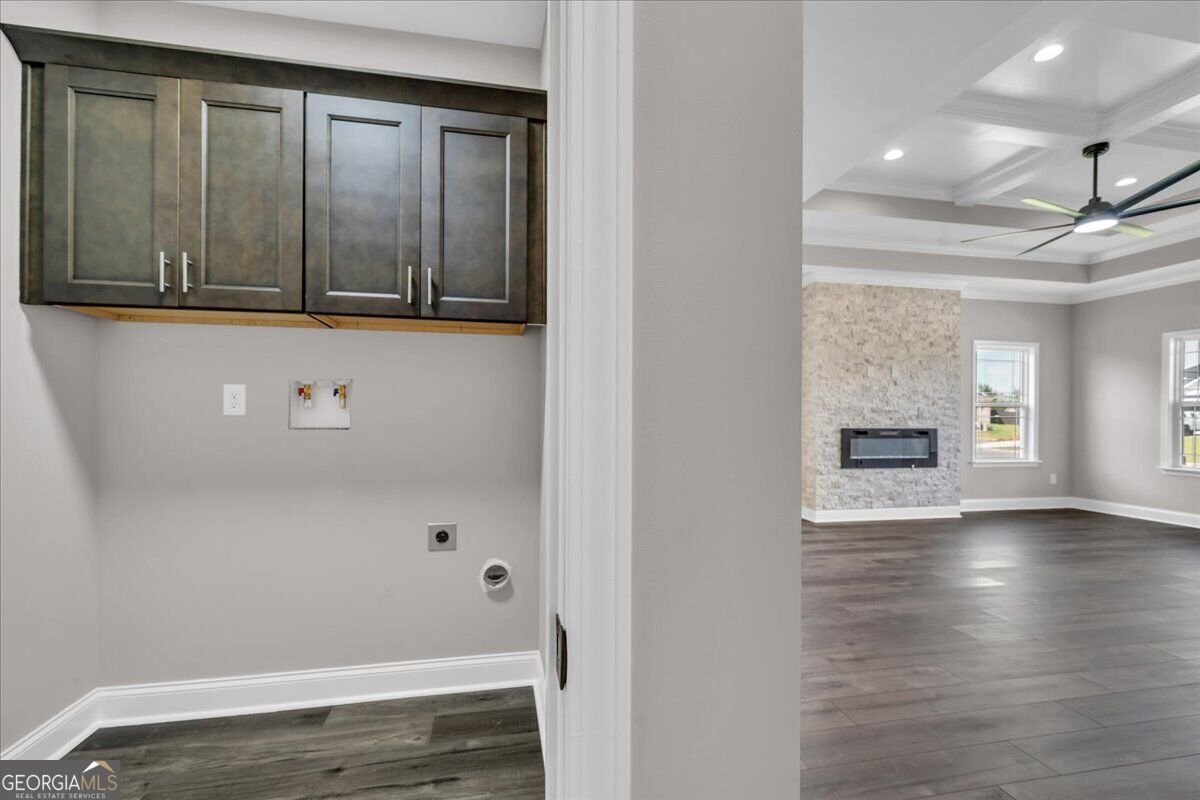 212 Eric Court Byron - Photo 51