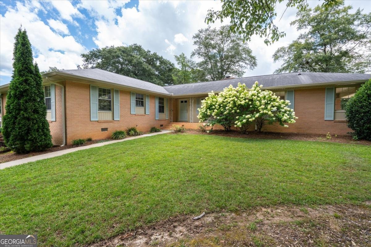 6312 Cornelia Drive Douglasville - 40