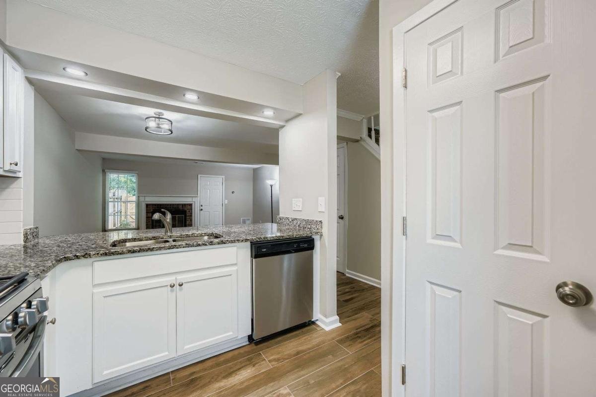2892 Aspen Woods Entry Atlanta - 14