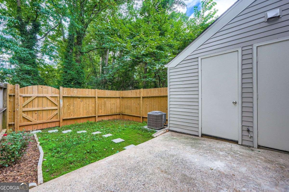 2892 Aspen Woods Entry Atlanta - 26
