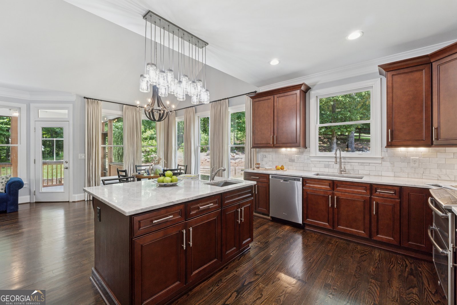33 Rose Brooke Circle White - 6