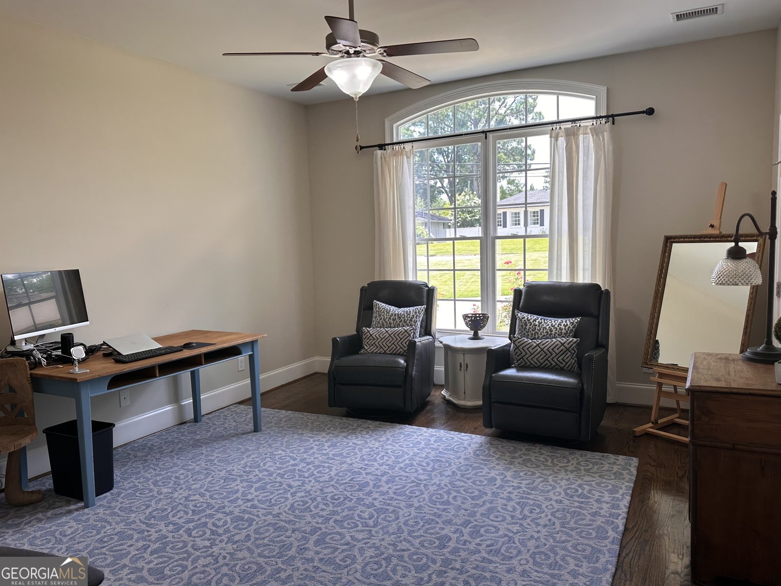 2609 Hilton Avenue Columbus - 27