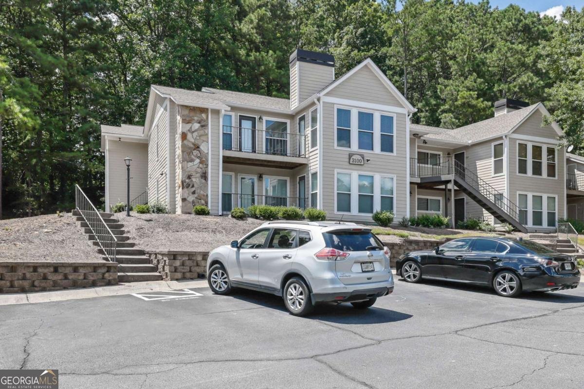 3113 Lake Pointe Circle Roswell - 2