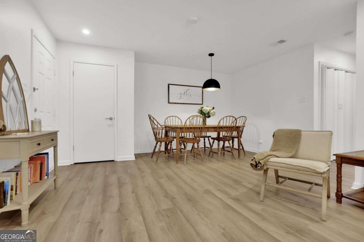 3113 Lake Pointe Circle Roswell - 23