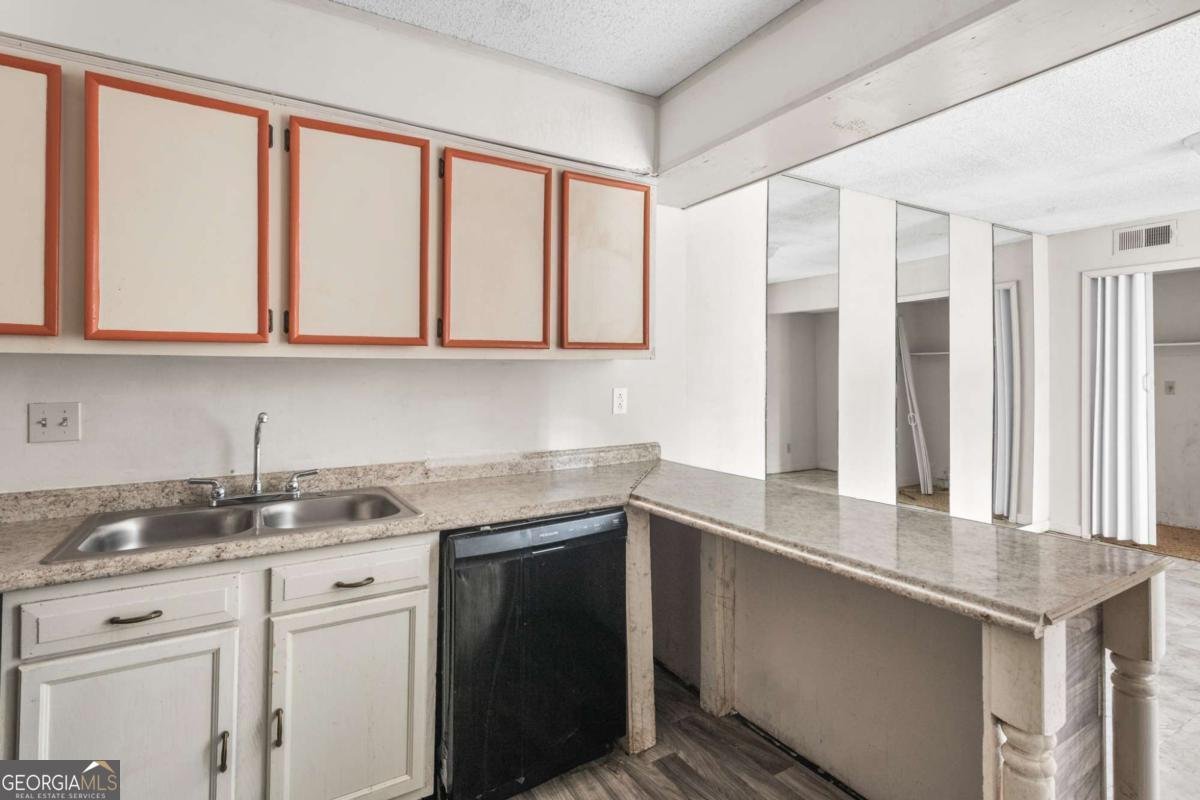 1315 Camelot Drive Atlanta - 10
