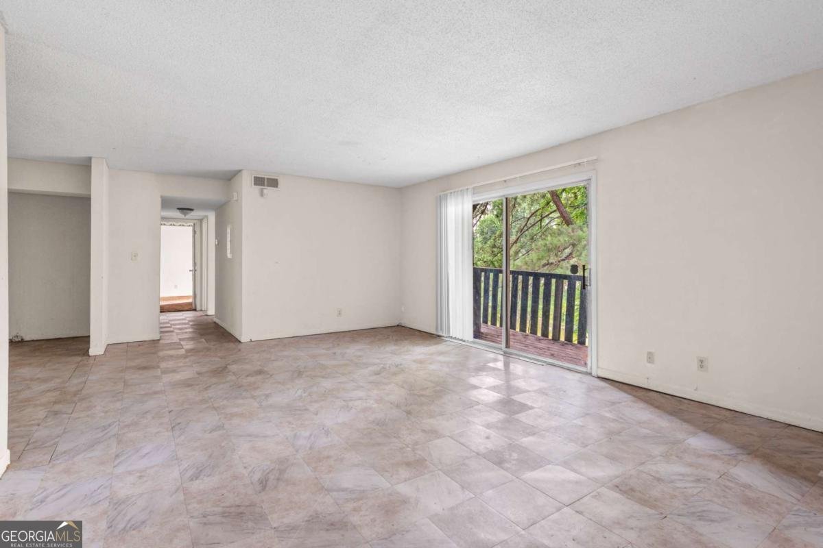 1315 Camelot Drive Atlanta - 2
