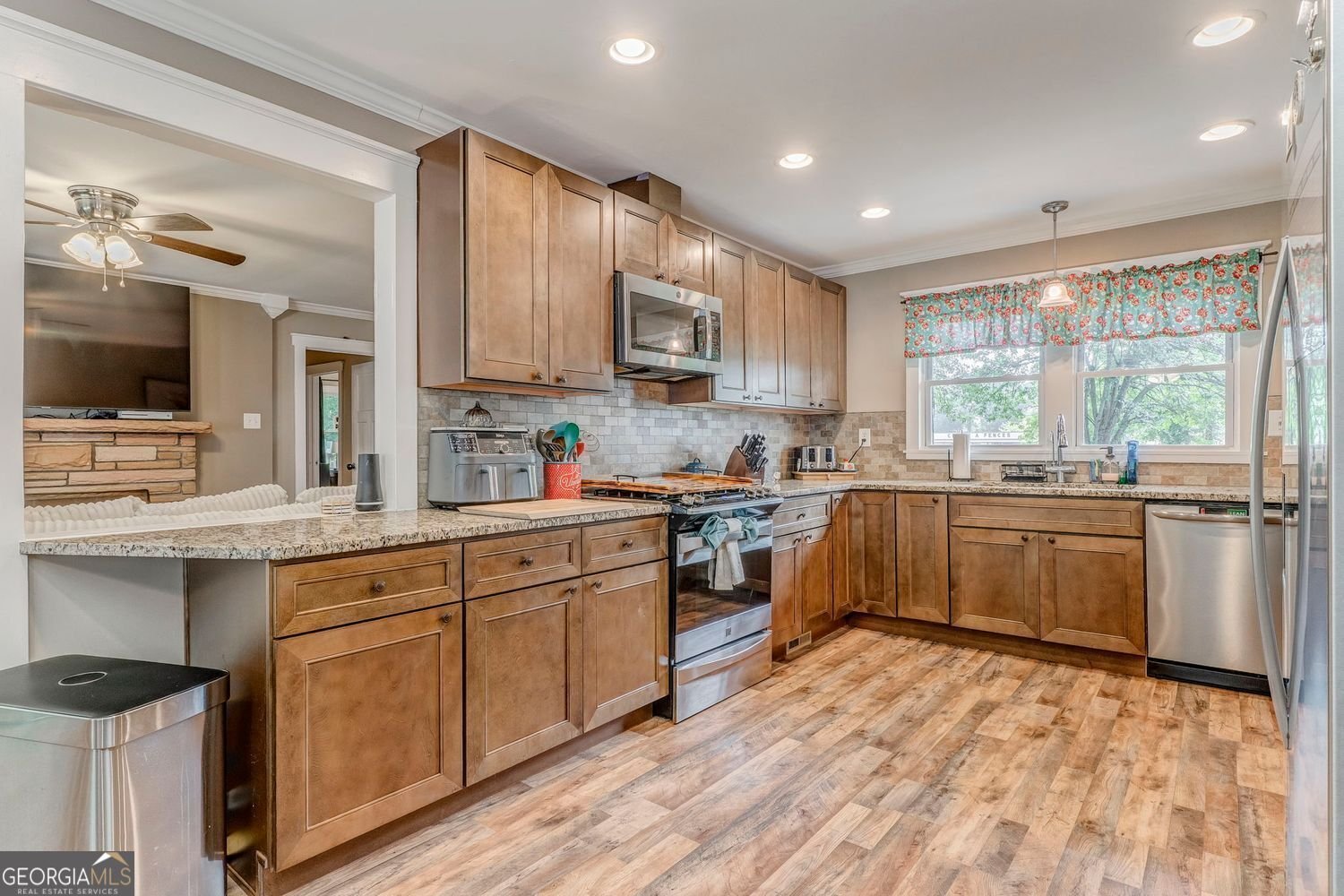 1546 West Oak Drive Drive Marietta - 28