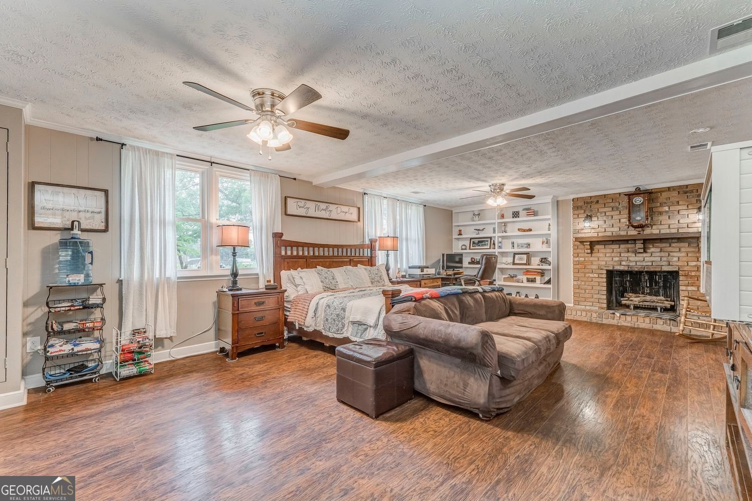 1546 West Oak Drive Drive Marietta - 34