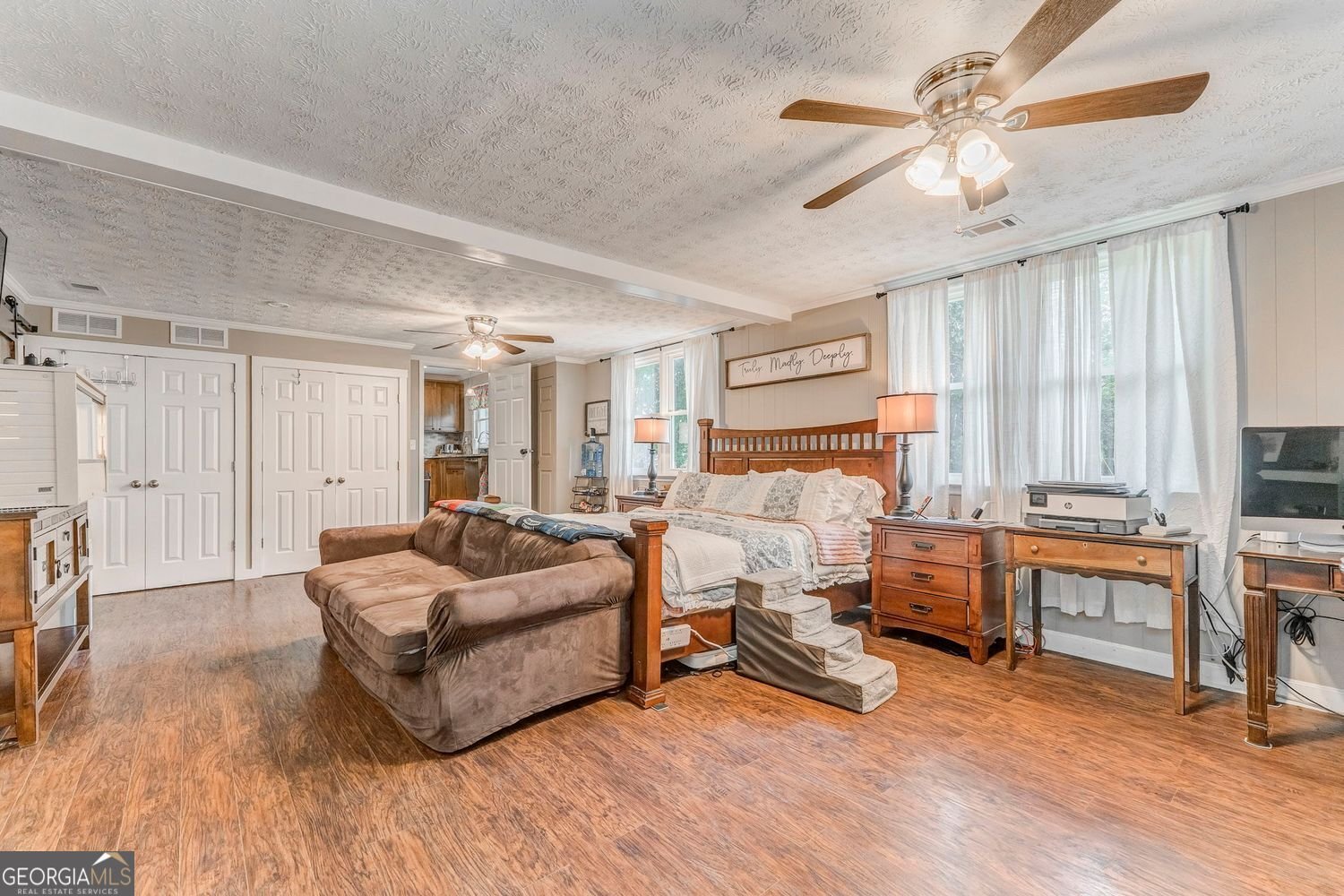 1546 West Oak Drive Drive Marietta - 35