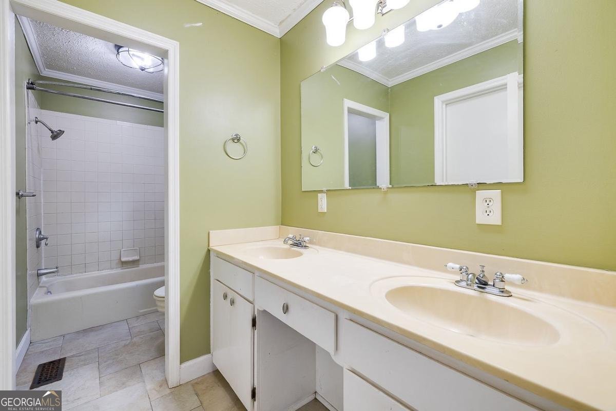 194 Deerfield Drive Springfield - 25