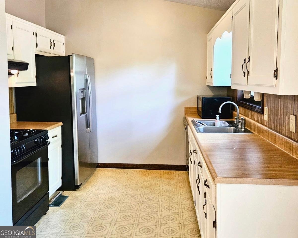 629 Silver Trace Court Woodstock - 10