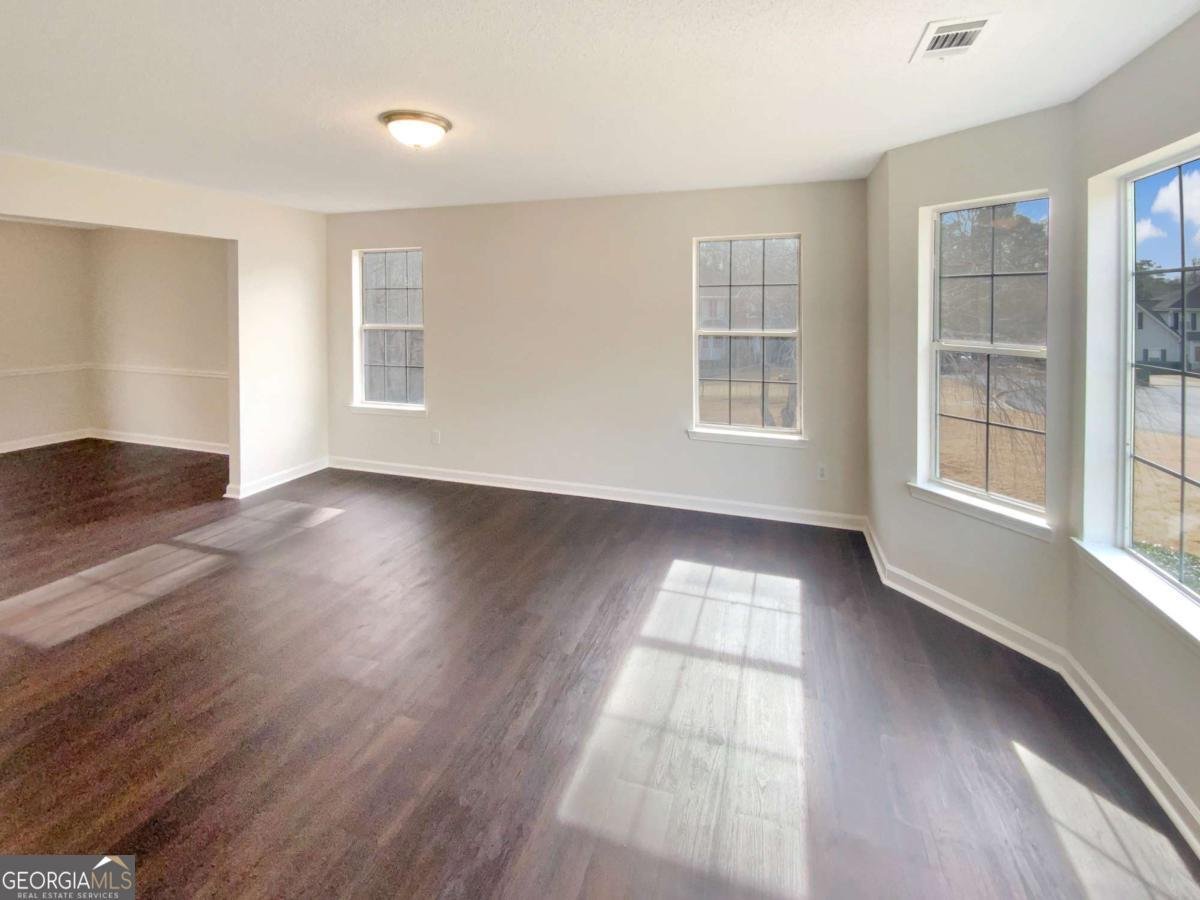 7045 Treeline Drive Cumming - 10