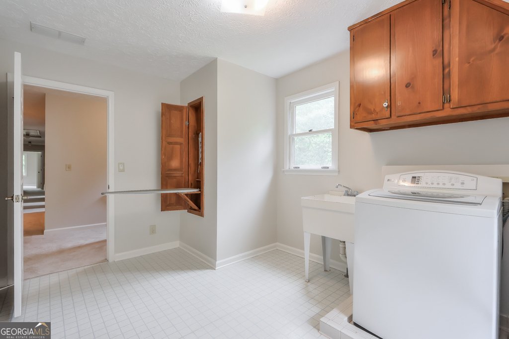2701 Gardenwood Court Lilburn - 38