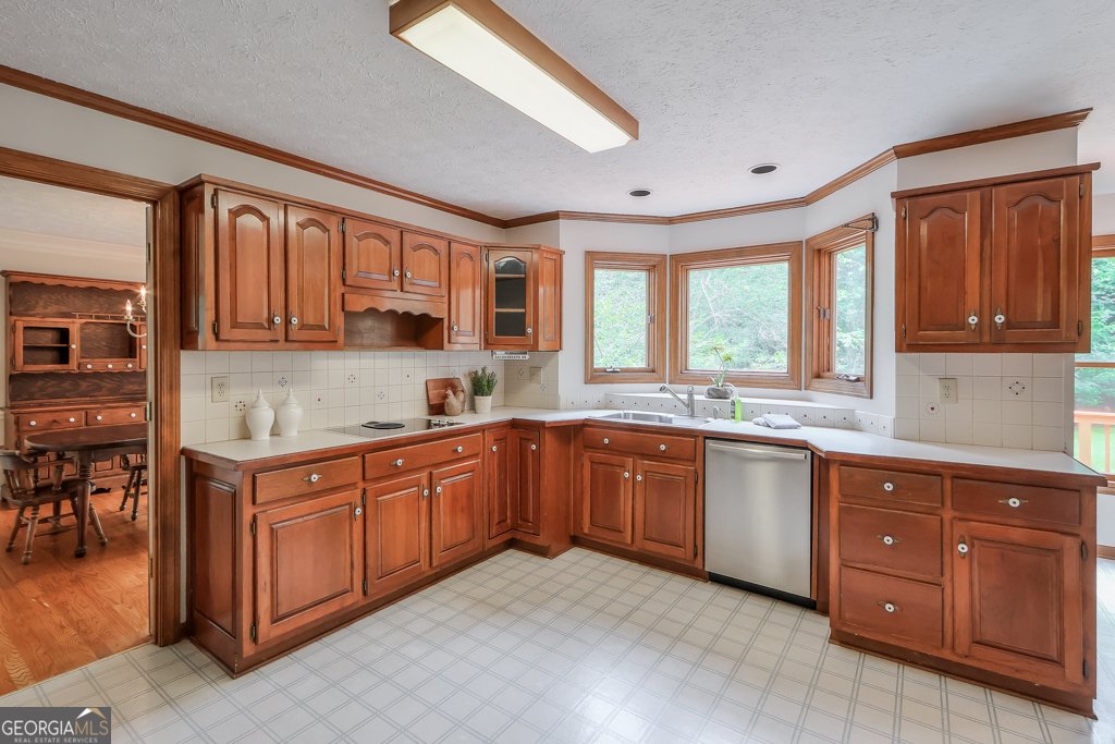 2701 Gardenwood Court Lilburn - 8
