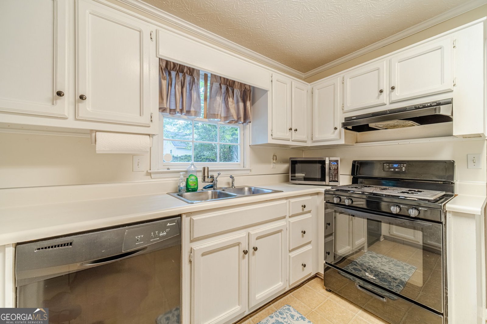 1576 Isham Drive Lawrenceville - 17