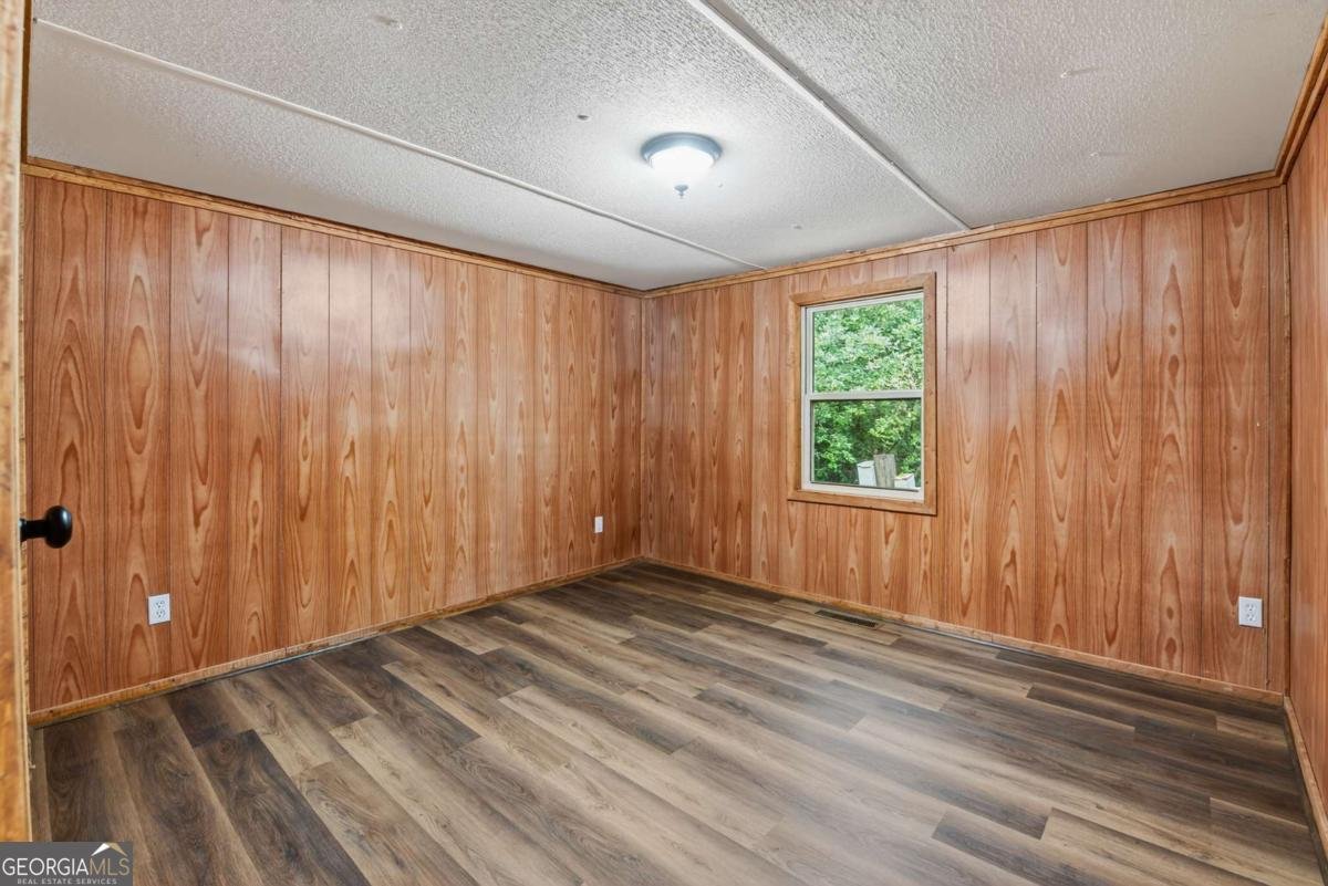 216 SPRUCE Lane Cornelia - 15