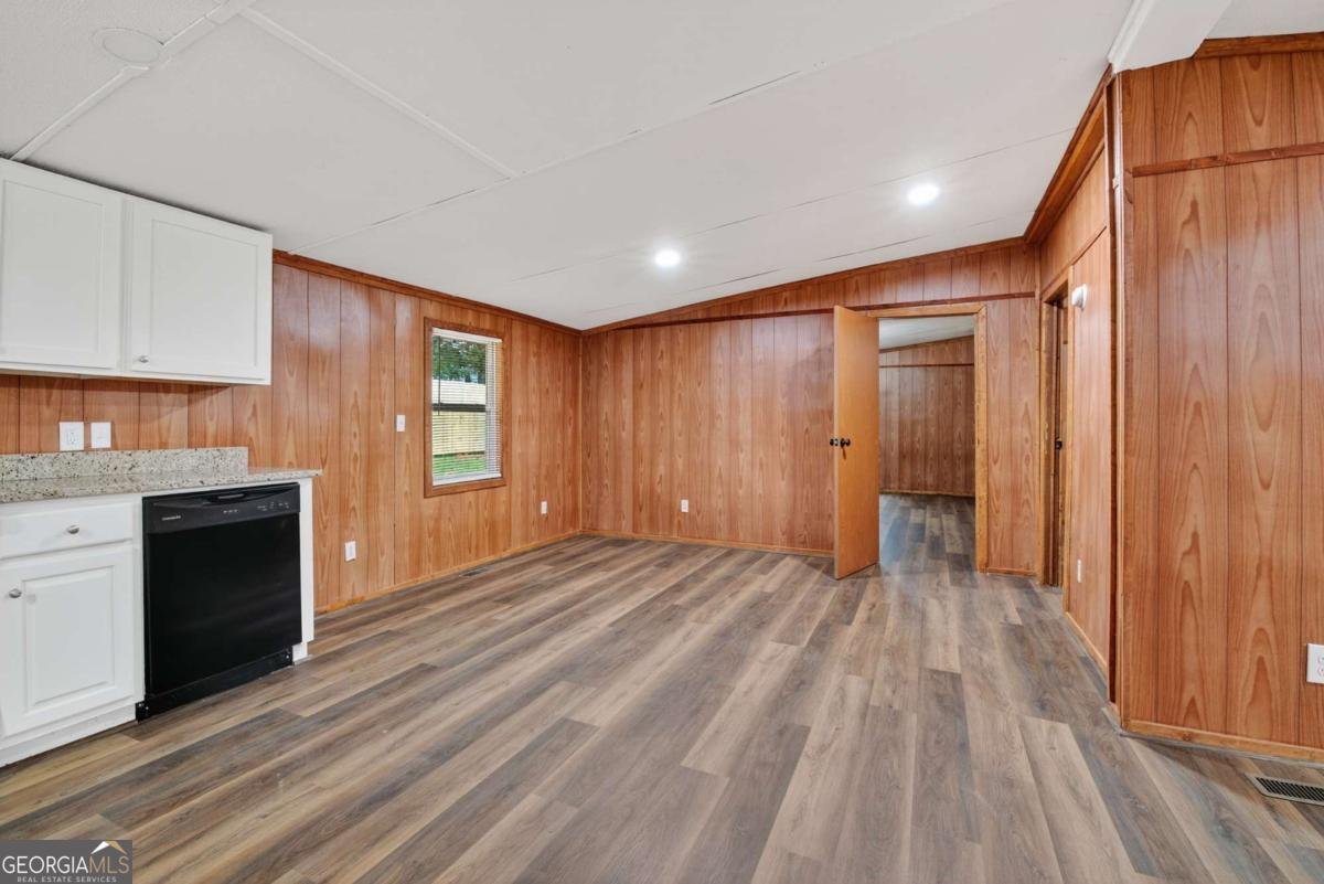 216 SPRUCE Lane Cornelia - 18