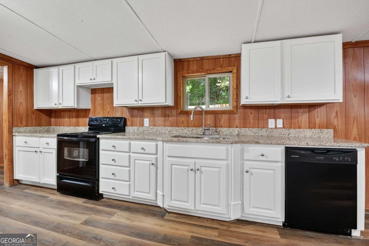 216 SPRUCE Lane Cornelia - 19