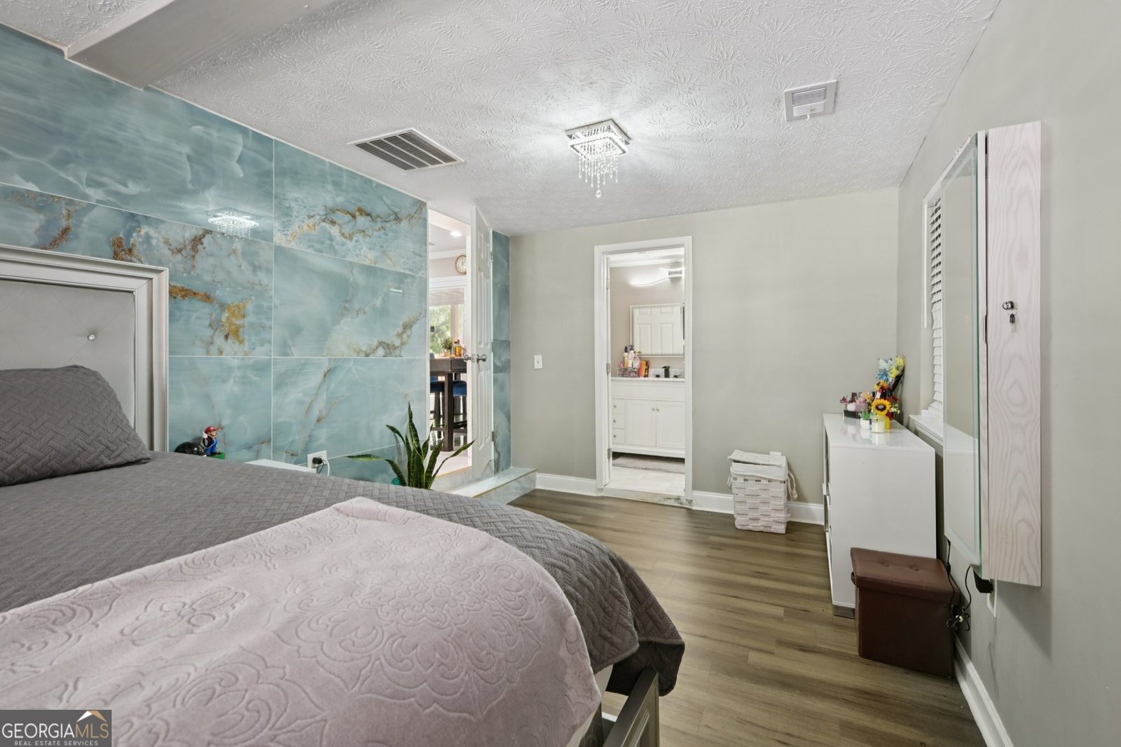 5950 Springview Drive Forest Park - 8