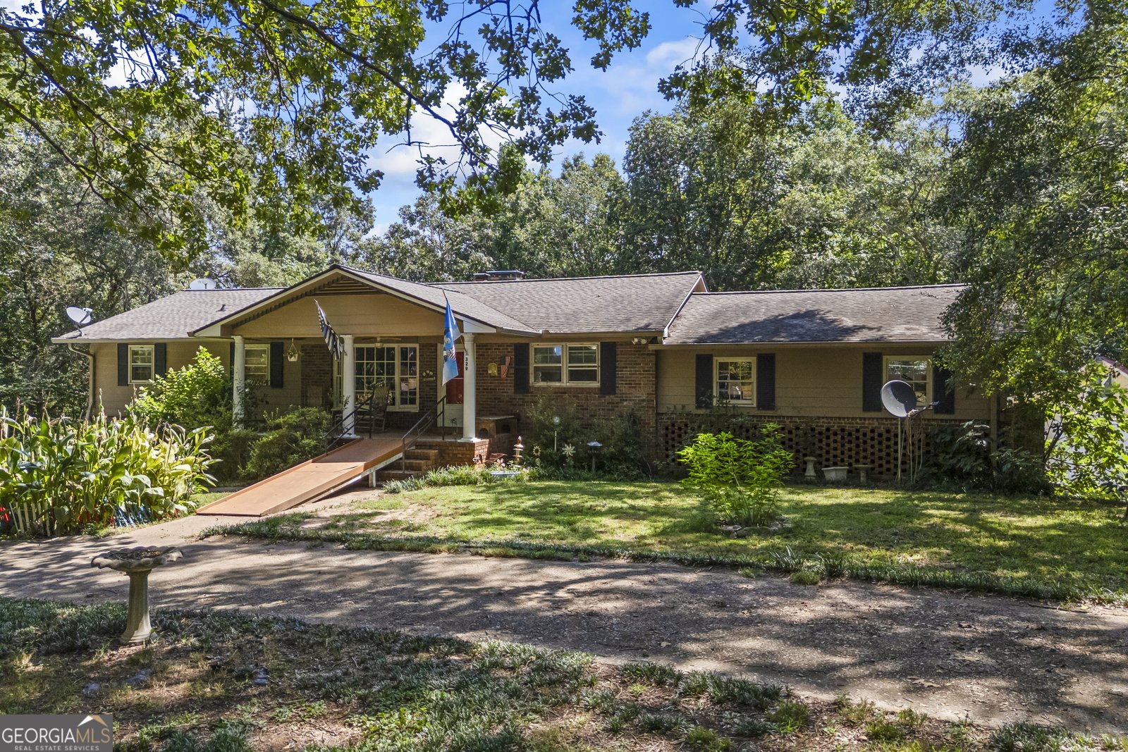 329 Riverbend Drive Royston - 1