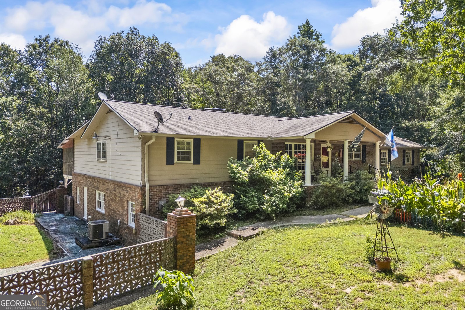 329 Riverbend Drive Royston - 3