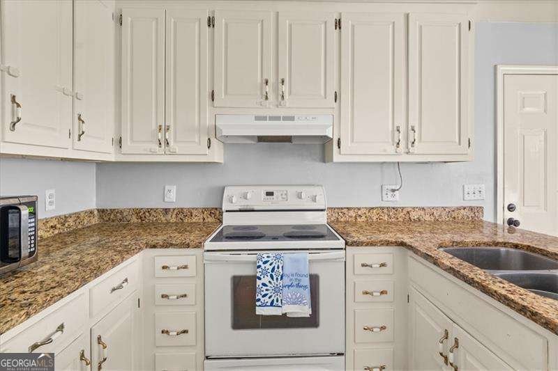 1309 Cobblestone Lane Woodstock - 11