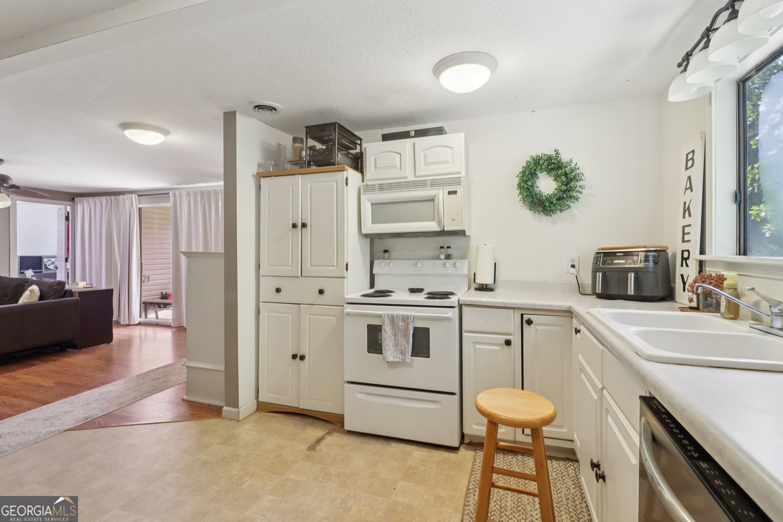 458 Hitchcock Road Dallas - 16